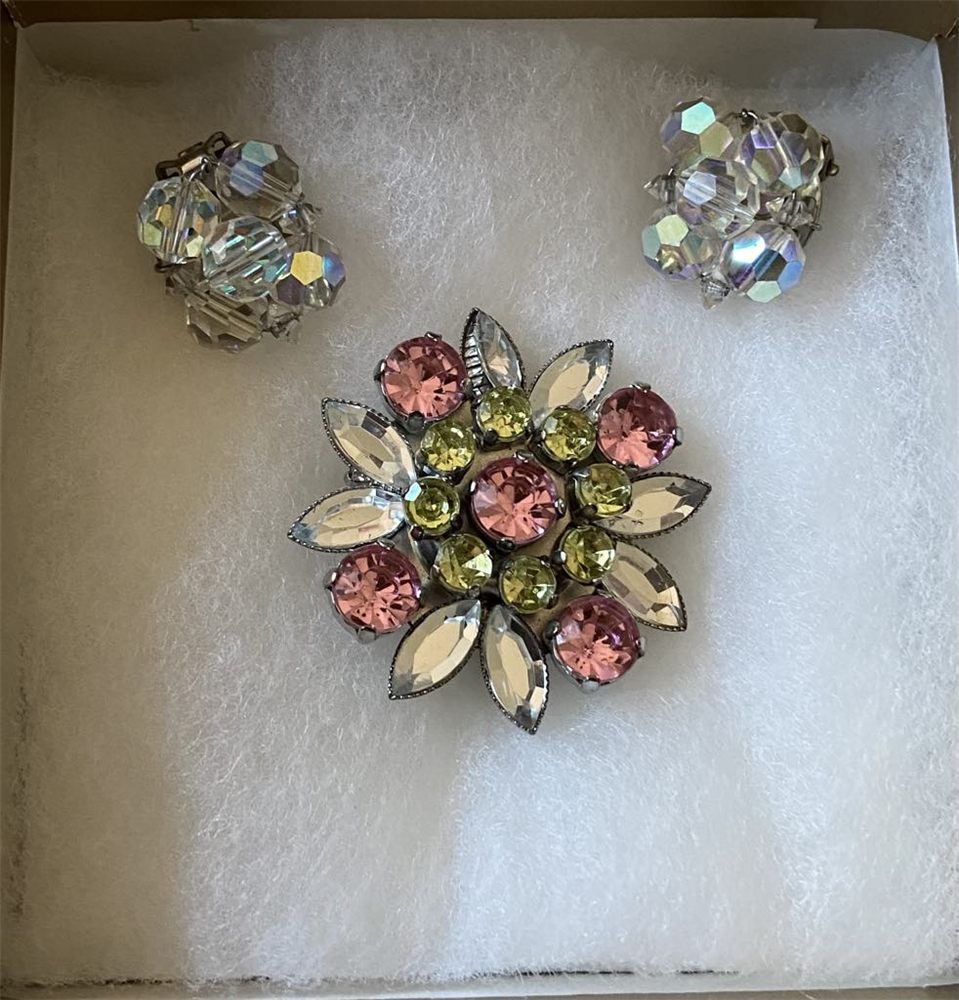 Demi-parure « Fleur rose » — broche & boucles