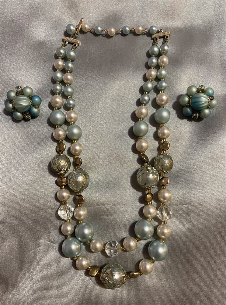 Parure « Cendre de perles » — collier & boucles grappe