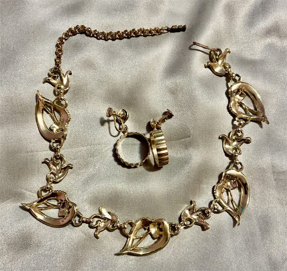 Parure « Feuilles d'or » — collier et boucles années 1950