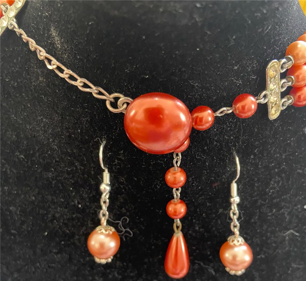 Parure « Corail du couchant » — perles & gouttes corail