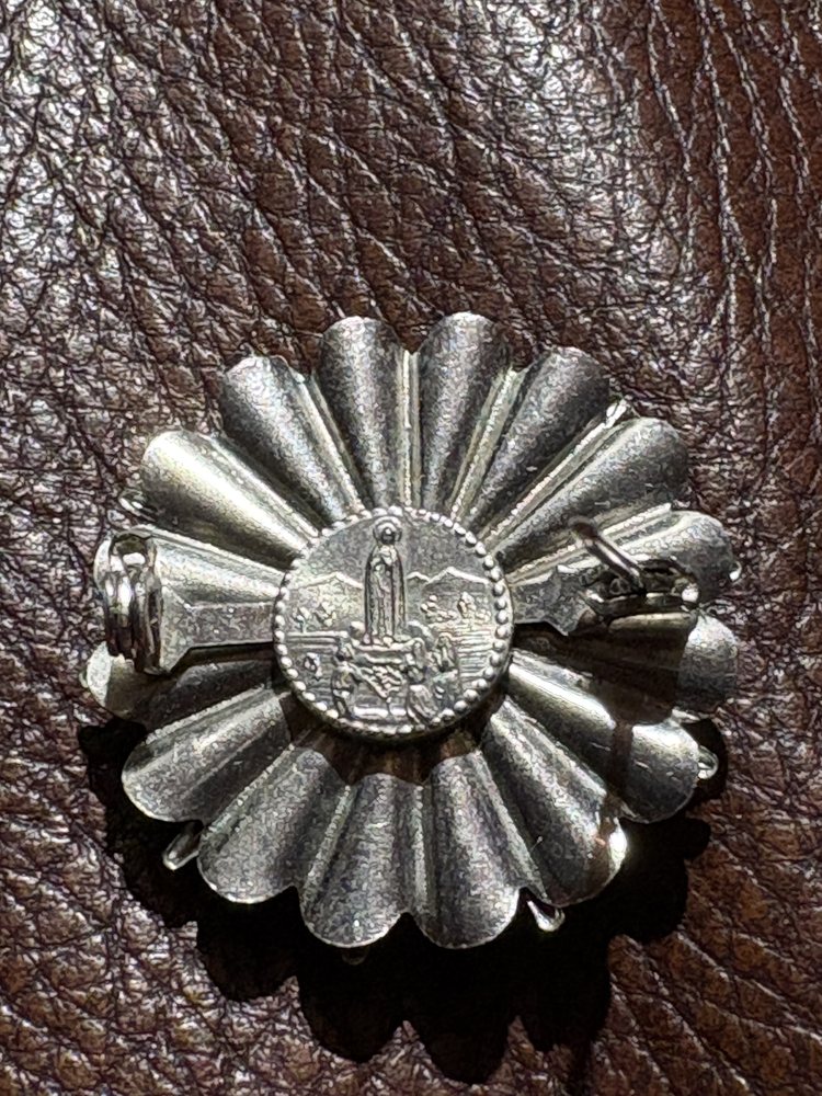 Broche-médaille « Notre-Dame de Fátima »