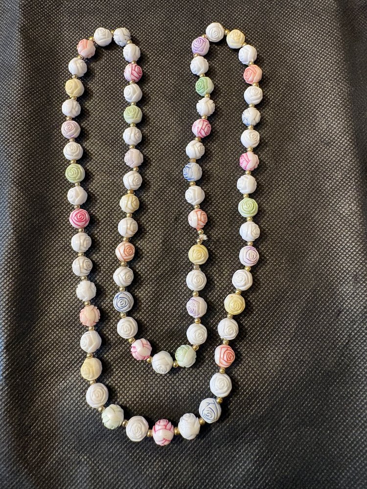 Collier « Guirlande pastel » — perles peintes à la main