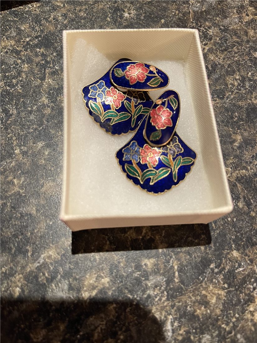 Parure « Jardin de cobalt » — cloisonné émaillé, broche & boucles