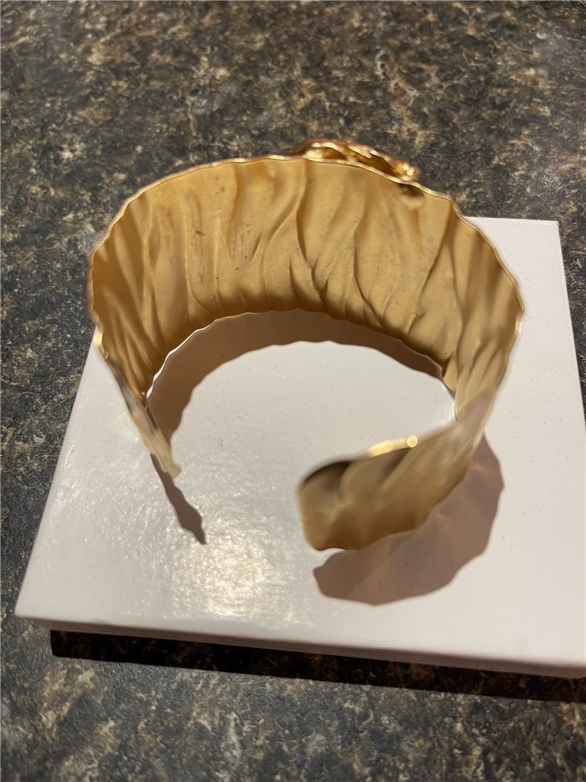 Manchette « Ruban d’or » — godronnée