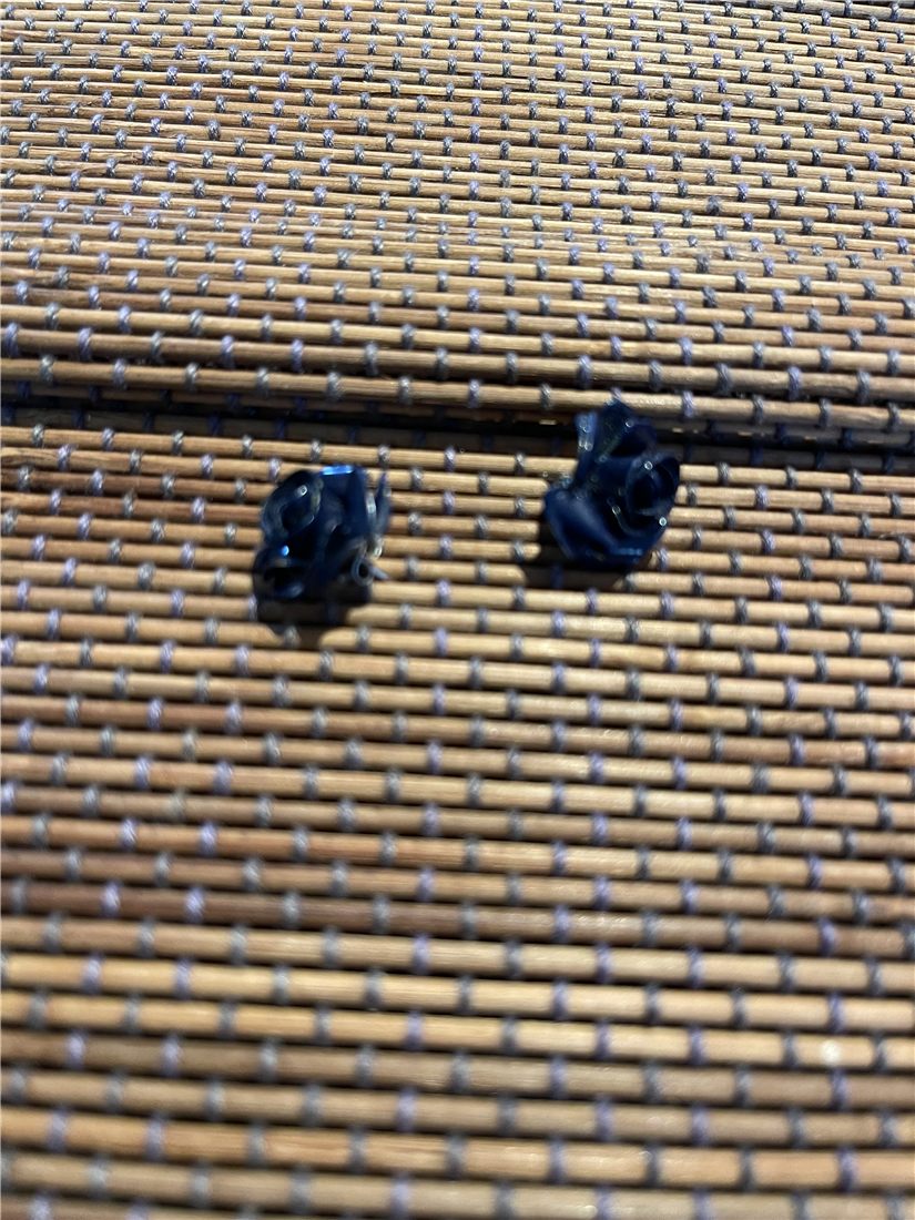 Boucles « Minuit » — carré bleu nuit