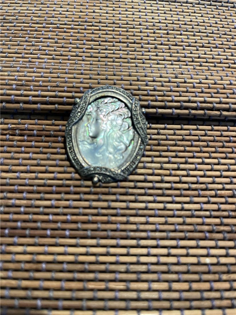 Boucles « Camée » — argent ancien