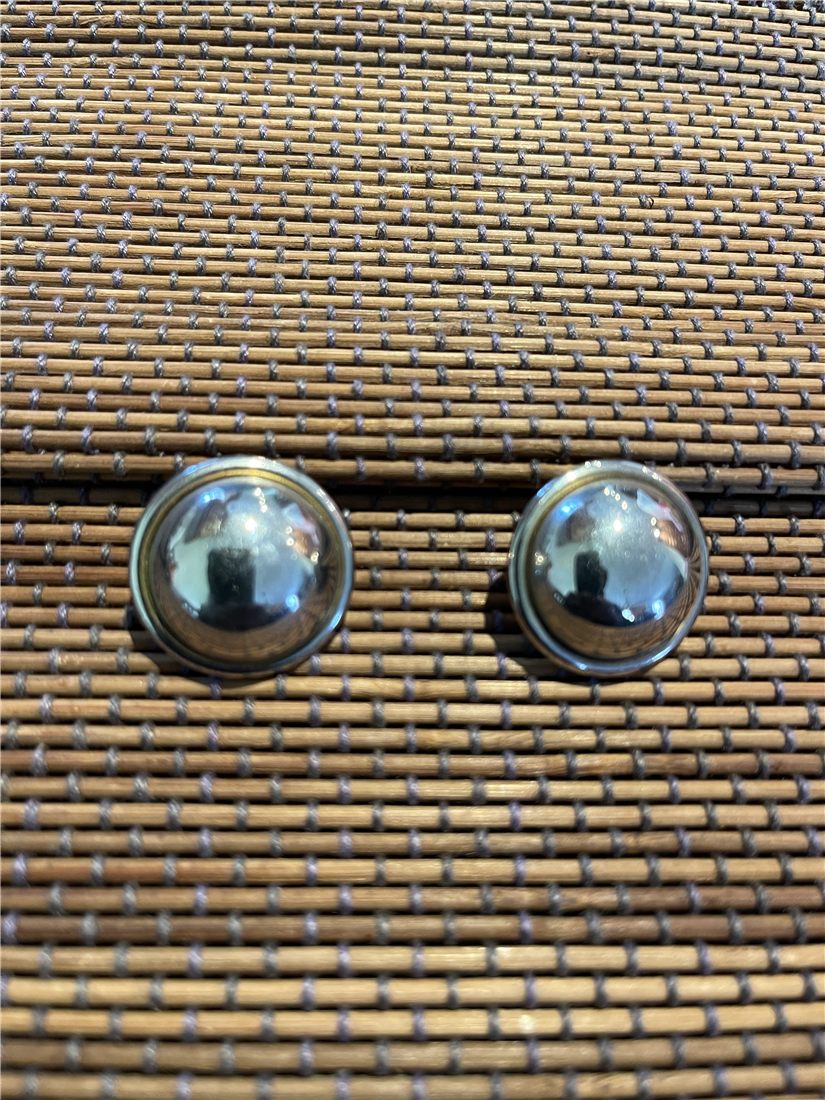 Boucles « Dôme d’argent »