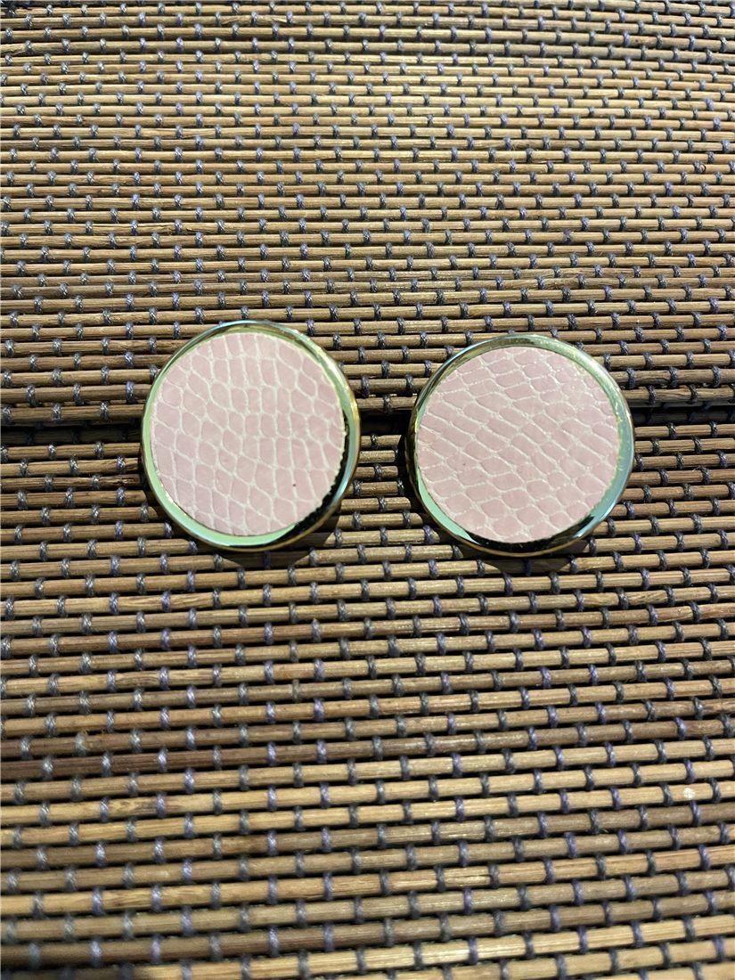 Boucles « Poudre rose » — disque suédé