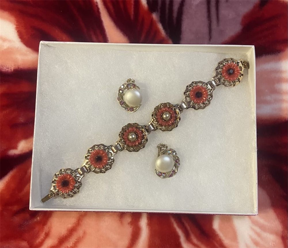 Bracelet « Corail tendre » — cabochons & perle, argent