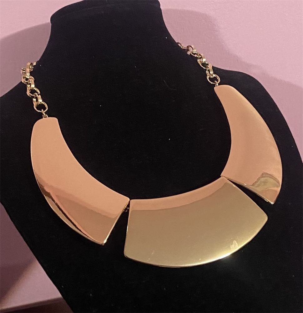Collier plastron « Cuivre moderne » — panneaux sculpturaux
