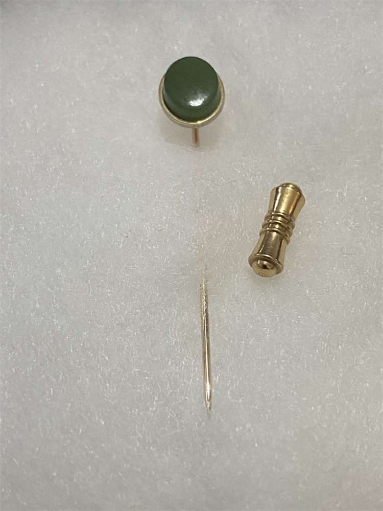 Épingle « Jade » — cabochon vert