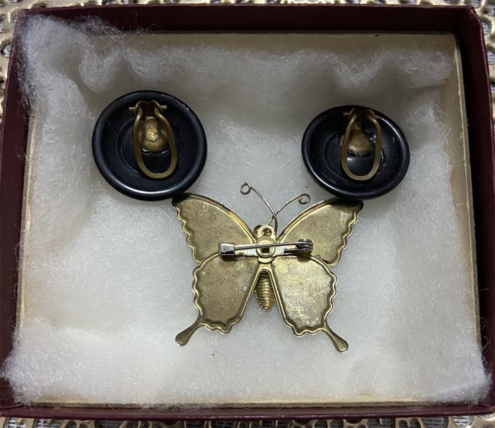 Demi-parure « Papillon damascène » — broche & boucles