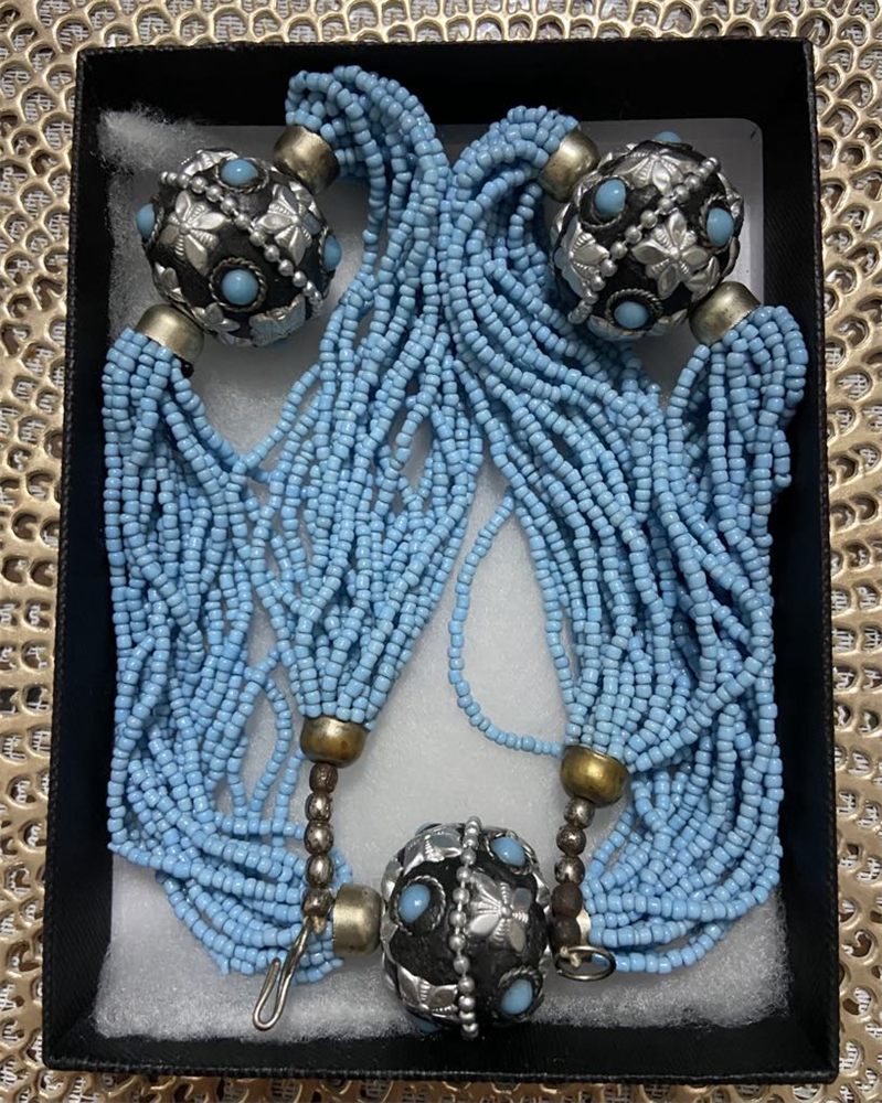 Collier « Torsade céleste » — perles bleues multi-rangs