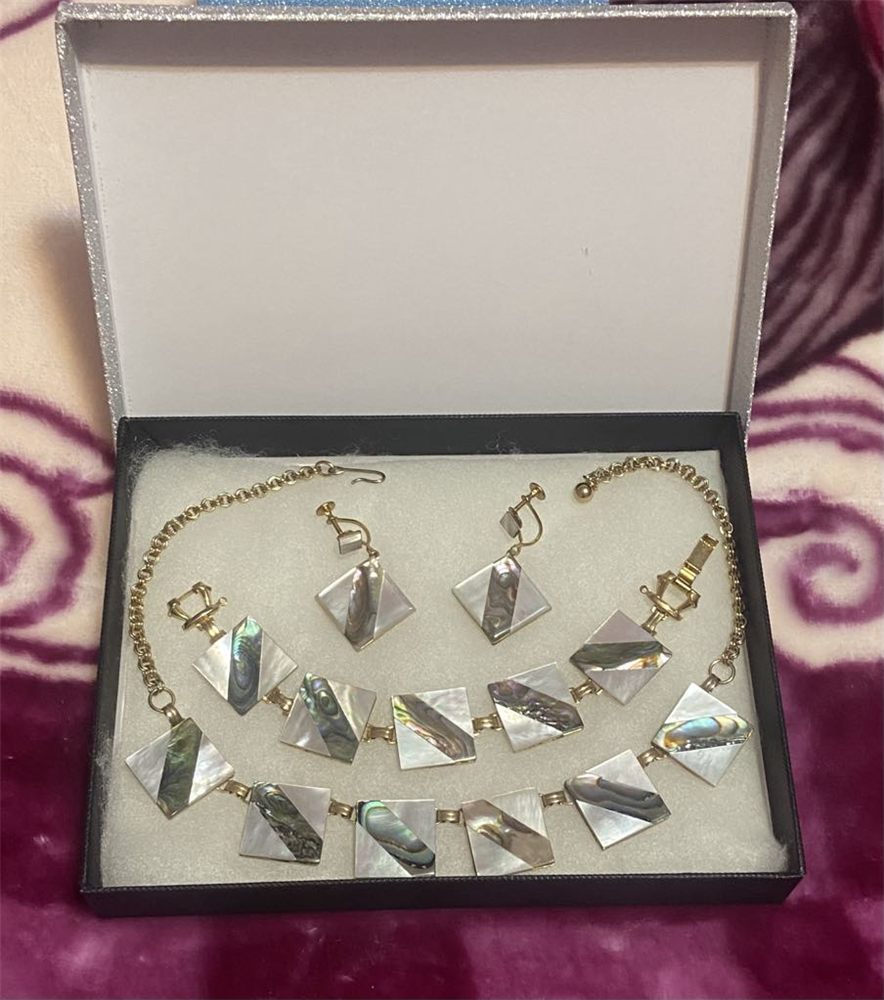 Collier « Miroir » — lucite géométrique & boucles