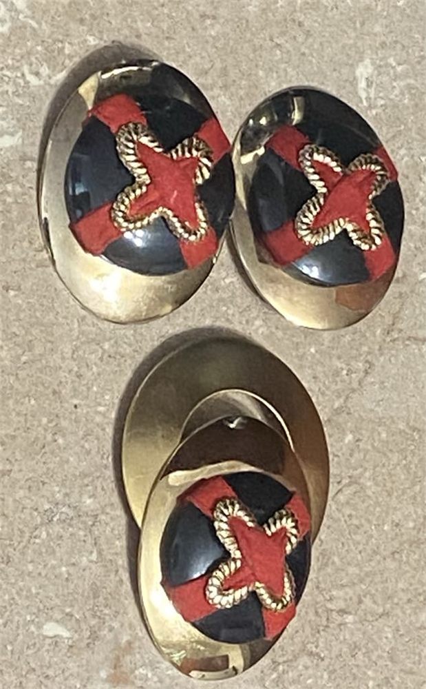 Boucles « Croix d'émail » — rouge & noir sur or