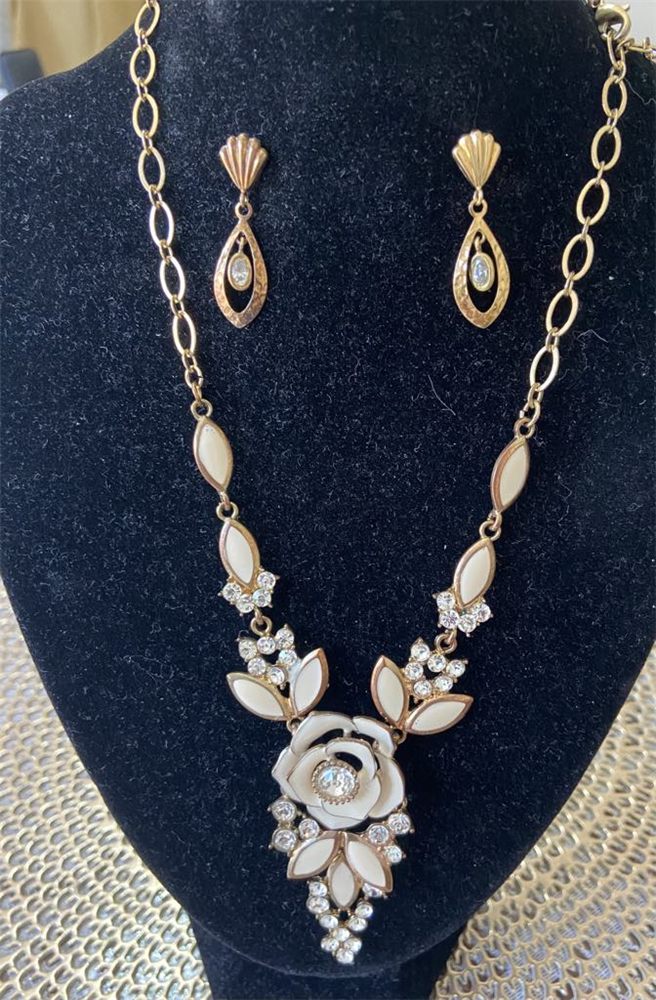 Parure « Rose de cristal » — strass clairs