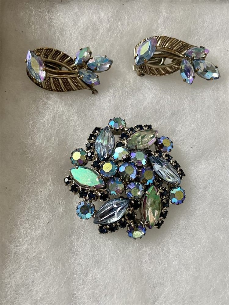 Demi-parure « Aurore » — fleur AB, broche & boucles