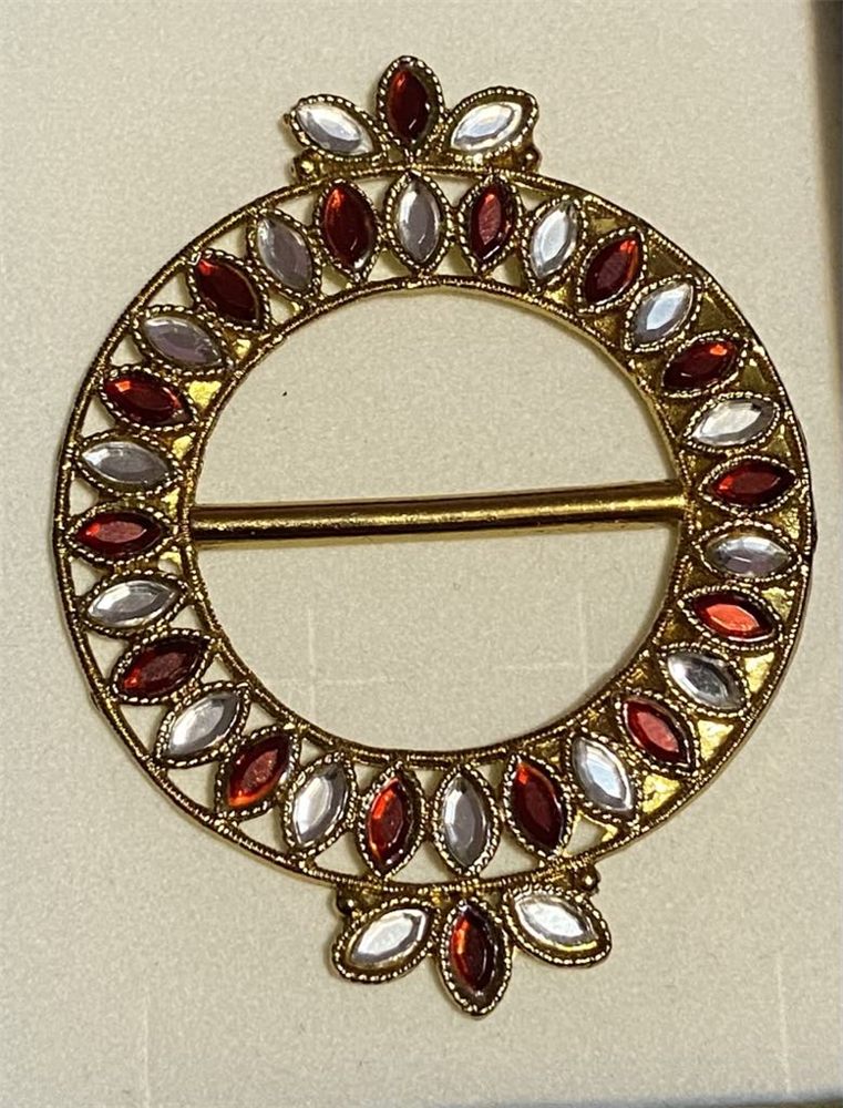 Broche-anneau « Couronne de foulard »