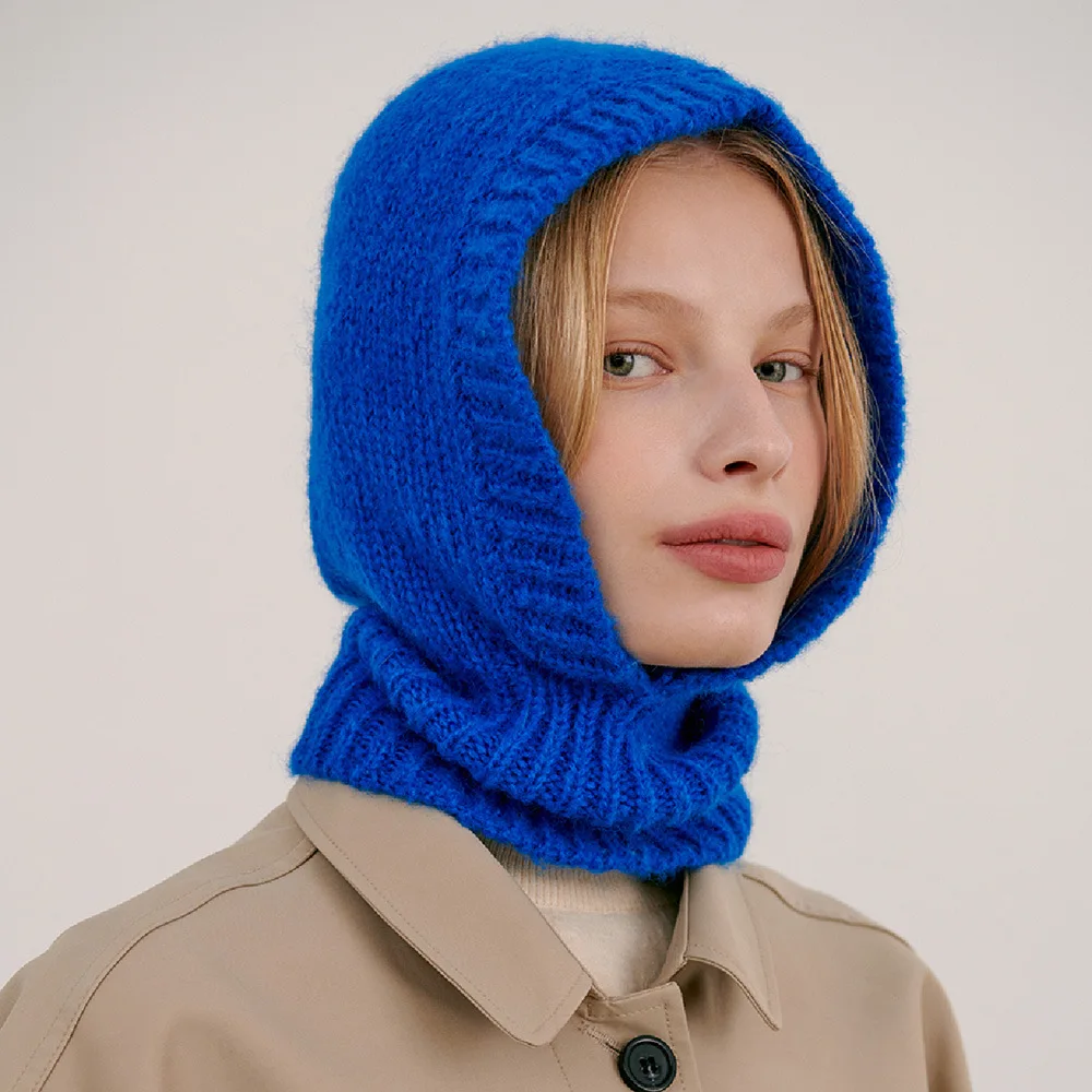 Cagoule en tricot de laine — capuche + col intégré